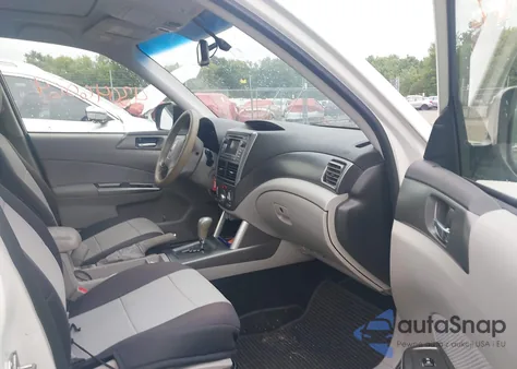 2013 Subaru Forester 2.5X Premium из США, поврежденный, VIN JF2SHADC5DH437741